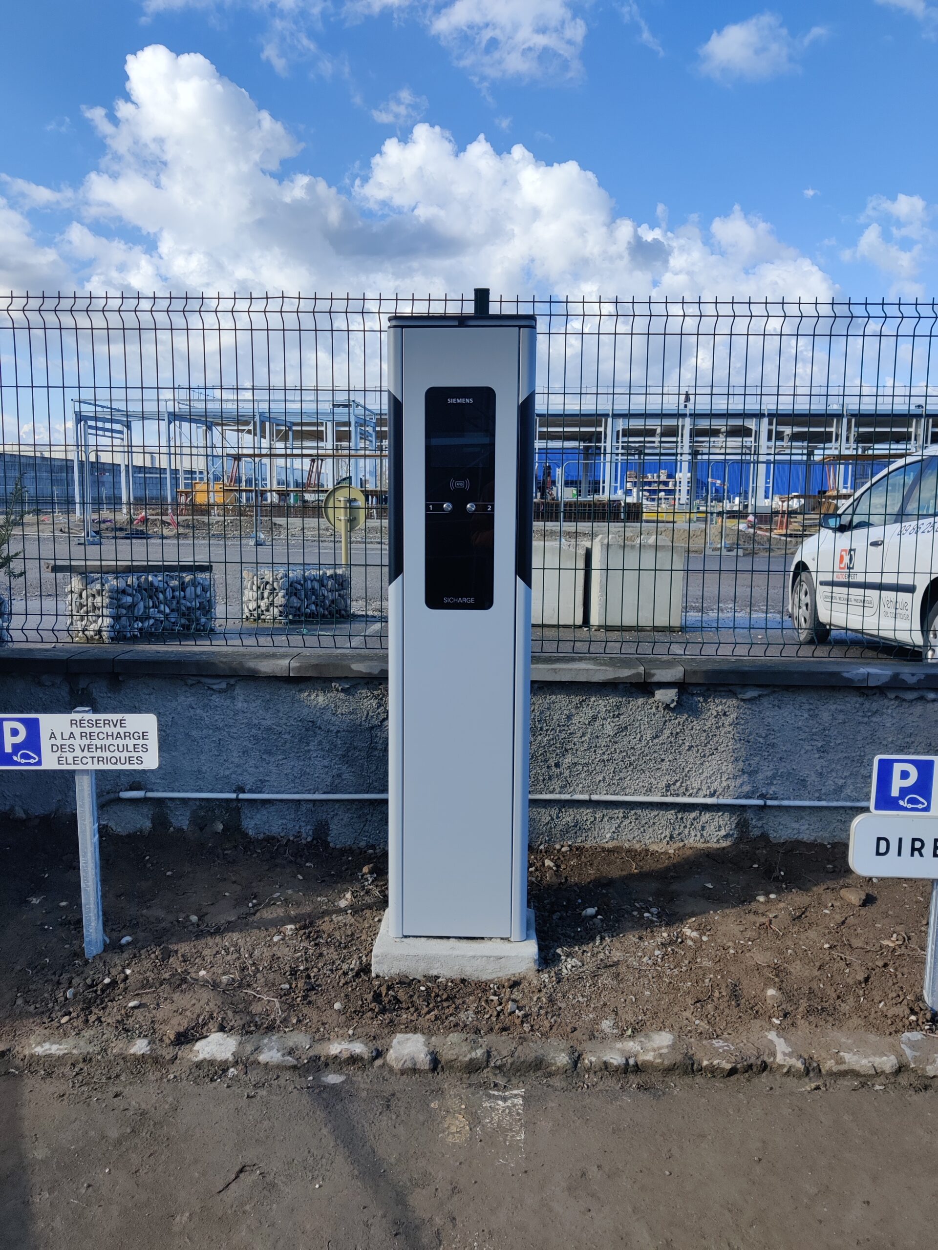 Bornes de recharge électrique SIEMENS triphasées – IRVE